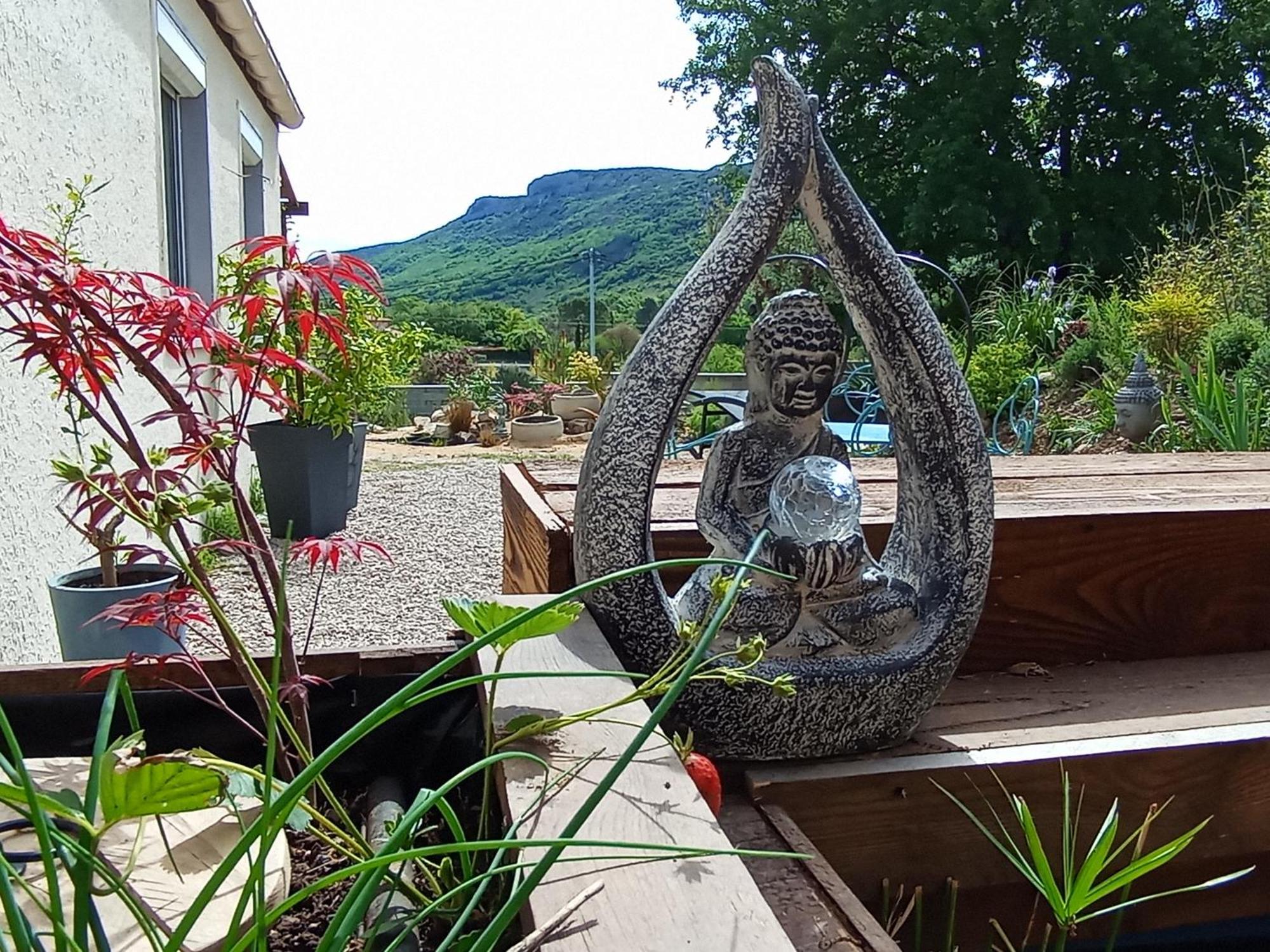La Guitoune Laroque  Exteriör bild